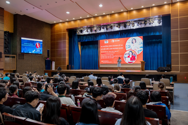 20250917074631 chuong trinh unitour 2025 tai ueh dan dat tam nhin dinh hinh ky nguyen (8)